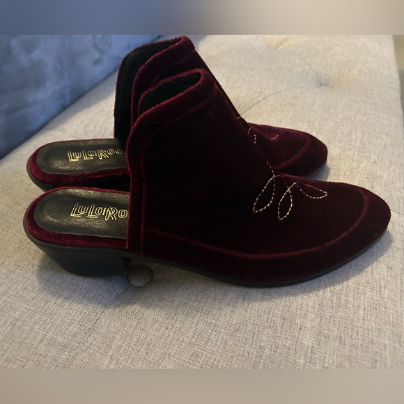 Gorgeous Rare Mules - Picture 2 of 4